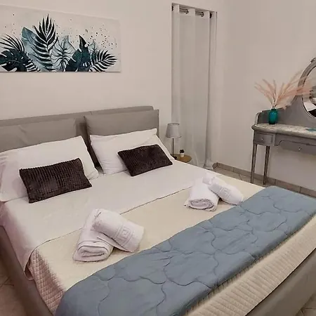 Holiday home - Viola House By La Casa Di Viola - *